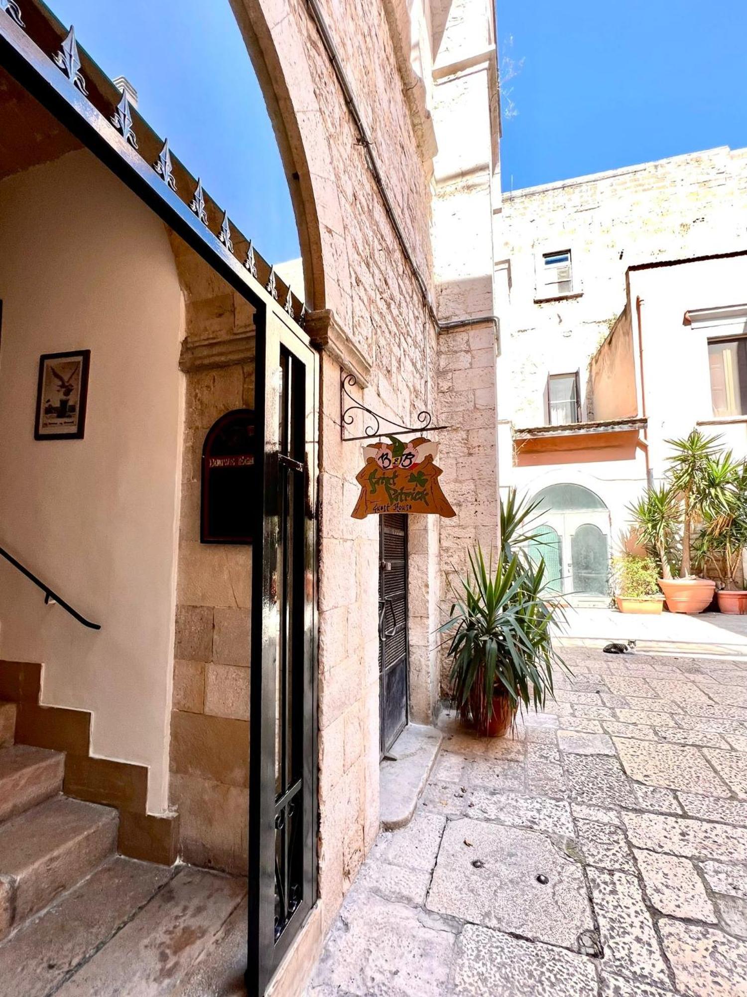 Casa Vacanza Saint Patrick Барлета Екстериор снимка